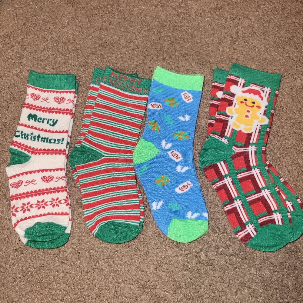 4 pairs of toddler christmas socks NEW